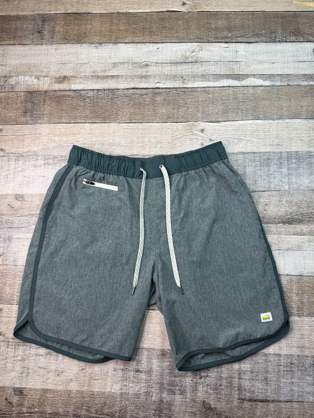 Vuori Cruise Board Shorts Mens S Green Recycled Stretch Swim Trunks Surf Preppy